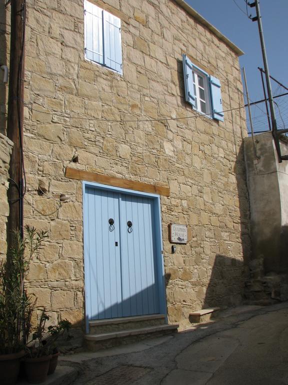 Dolphin Guest House&Studios Tochni Exterior foto