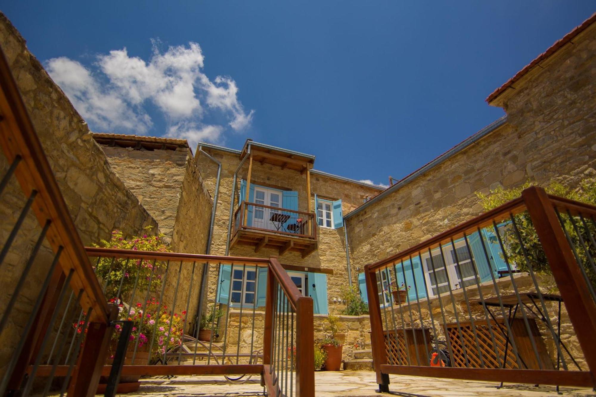 Dolphin Guest House&Studios Tochni Exterior foto