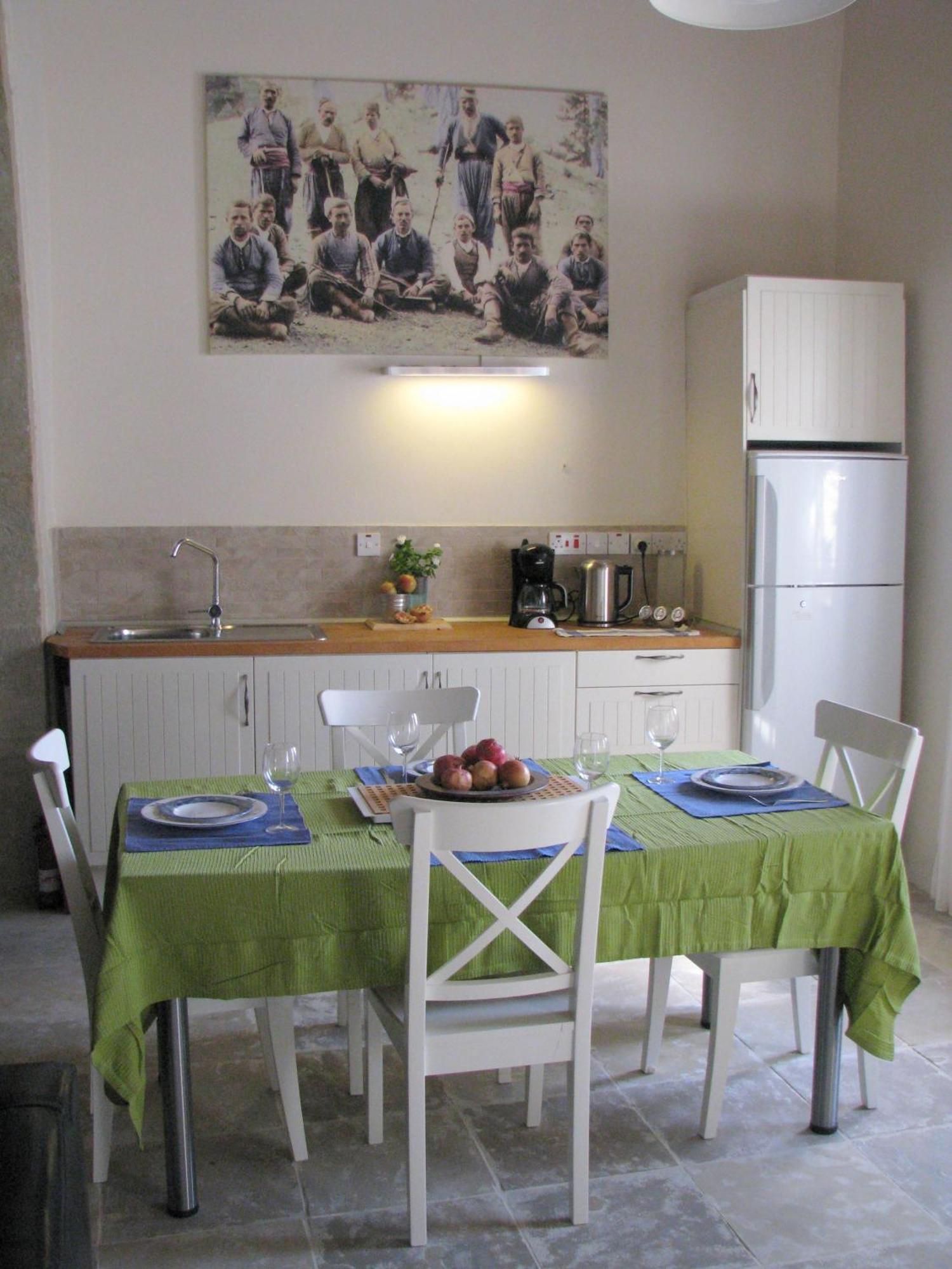 Dolphin Guest House&Studios Tochni Habitación foto