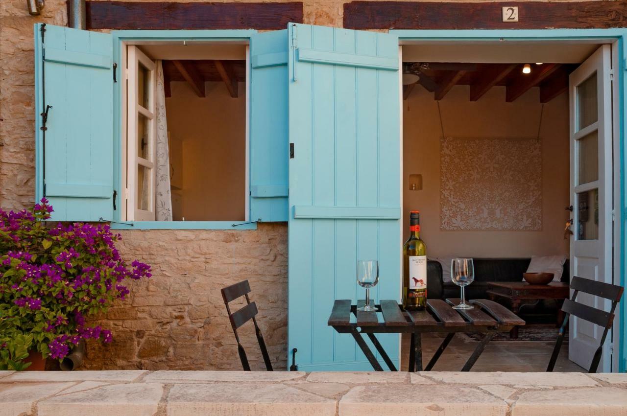 Dolphin Guest House&Studios Tochni Exterior foto